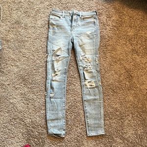 Ae lightwash ripped jeans